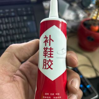 KEO DÁN GIÀY ĐỎ