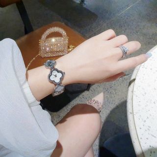 SALE BỎ MẪU ĐỒNG HỒ NỮ THỜI TRANG VANCLEF LẮC HOA MÀU