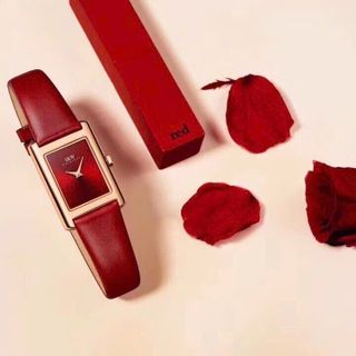 HÀNG TRƯNG BÀY ĐỒNG HỒ NỮ CHÍNH HÃNG CARNIVA DA ĐỎ