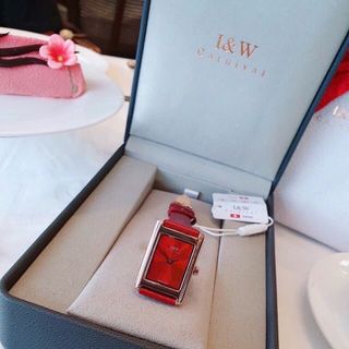 HÀNG TRƯNG BÀY ĐỒNG HỒ NỮ CHÍNH HÃNG CARNIVA DA ĐỎ