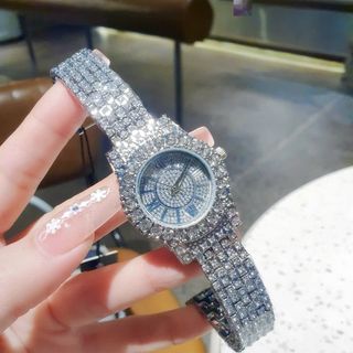 SALE BỎ MẪU ĐỒNG HỒ NỮ THỜI TRANG CHOBARD BẠC FULL HỘT ĐÁ