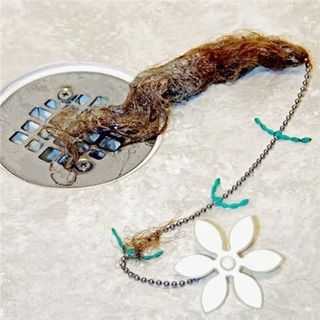 Dụng cụ lấy rác thông minh drainwig cho nhà tắm.
