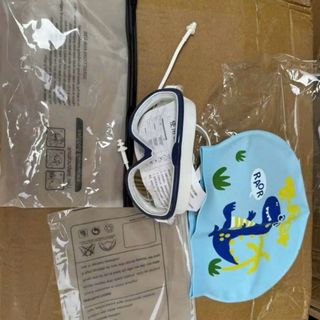 Combo Kính Bơi Trẻ Em Kèm Mũ Liền Nút Tai Chống Mờ HD Chống Nước,Sương Mù Và Tia UV Viền Silicon Mềm Mại