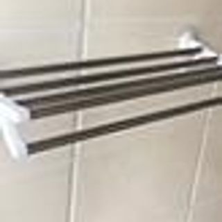 Kệ treo khăn nhà tắm đa năng hít chân không