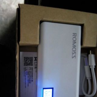 SAC DU PHONG rosmoss   10400 mah  co  màn hinh   SẠC 5  LAN IPHONE