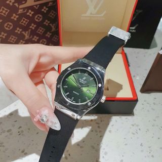 SALE BỎ MẪU XẢ KHO ĐỒNG HỒ NAM THỜI TRANG HUPLOT NIỀNG TRƠN DÂY DA