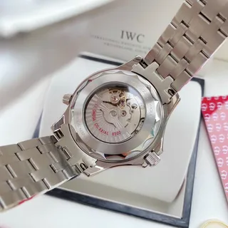 * Hàng Trung cấp * . Omega Seamaster, dây đúc thép 904L . Size 41mm . Thép 904L , chống nước chống xước