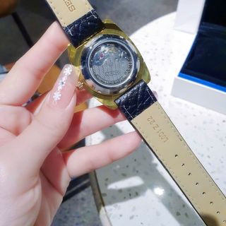 SALE BỎ MẪU ĐỒNG HỒ NAM TRUNG CẤP XEIKO DÂY DA LỘ ĐÁY GIẢ CƠ