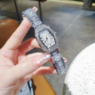 SALE BỎ MẪU ĐỒNG HỒ NỮ THỜI TRANG DAVÊNA MẶT CHỮ NHẬT ĐÍNH ĐÁ