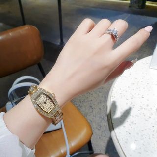 SALE BỎ MẪU ĐỒNG HỒ NỮ THỜI TRANG DAVÊNA MẶT CHỮ NHẬT ĐÍNH ĐÁ
