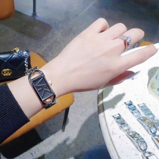 SALE BỎ MẪU ĐỒNG HỒ NỮ THỜI TRANG MICHAEL K DÂY LẮC LOGO HÃNG