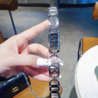 SALE BỎ MẪU ĐỒNG HỒ NỮ THỜI TRANG MICHAEL K DÂY LẮC LOGO HÃNG