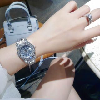 SALE BỎ MẪU ĐỒNG HỒ NỮ THỜI TRANG CHOBARD FULL HỘT ĐÁ
