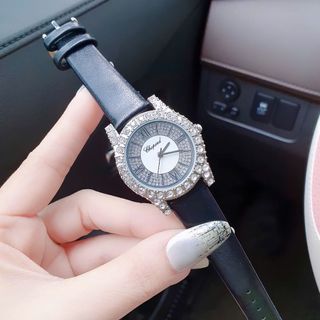 SALE BỎ MẪU ĐỒNG HỒ NỮ THỜI TRANG CHOBARD DÂY DA VIỀN HỘT