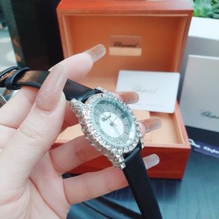 SALE BỎ MẪU ĐỒNG HỒ NỮ THỜI TRANG CHOBARD DÂY DA VIỀN HỘT