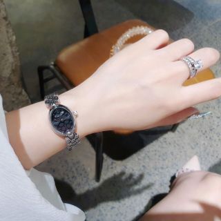 SALE BỎ MẪU ĐỒNG HỒ NỮ THỜI TRANG COATH LẮC MẶT OVAN HOA VĂN