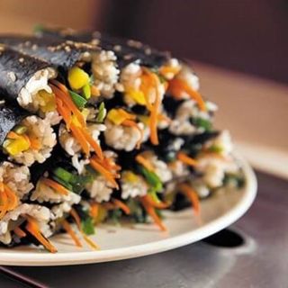 Rong Biển Nướng Tẩm Muối Truyền Thống Good&Well Hàn Quốc (Lốc 3 Gói/ 12g)