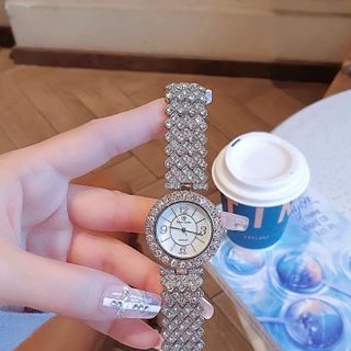 SALE BỎ MẪU ĐỒNG HỒ NỮ THỜI TRANG RODAL MẶT TRÒN VIỀN DÂY ĐÁ