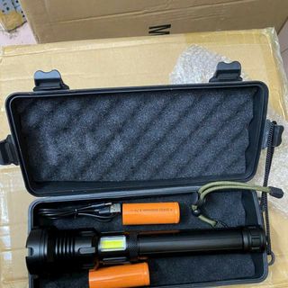 Đèn pin siêu sáng X9000