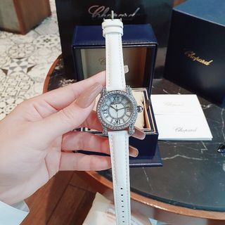 SALE BỎ MẪU ĐỒNG HỒ NỮ TRUNG CẤP CHOBARD DÂY DA VIỀN ĐÁ