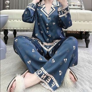 Đồ bộ pijama chất liệu vải Latin quần dài áo tay dài