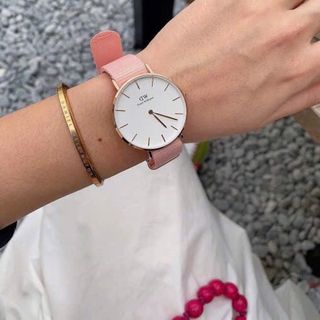 ĐỒNG HỒ NỮ CAO CẤP DANIEL W PETITE DÂY DÙ HỒNG ROUGE FULLBOX TEM