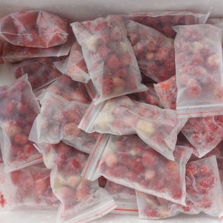 Dâu Tây Túi 100gr Cấp Đông