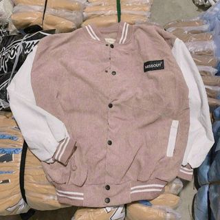 Áo Khoác Bomber thêu logo Missout , Chất Vải Nhung tăm form rộng Phong Cách Trẻ Trung Nam Nữ