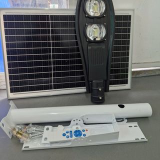 Đèn chiếc lá năng lượng mặt trời