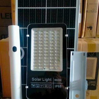 Đèn 600w năng lượng mặt trời
