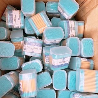 Hộp 200 tăm bông 2 đầu THÂN GỖ (Xanh, Hồng)