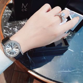 SALE BỎ MẪU ĐỒNG HỒ NỮ NỘI ĐỊA TRUNG MICHNA KASS DÂY DA ĐEN