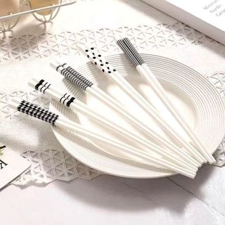 Hộp 5 Đôi Đũa Sứ Nhật Cao Cấp, Không Ẩm Mốc