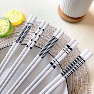 Hộp 5 Đôi Đũa Sứ Nhật Cao Cấp, Không Ẩm Mốc