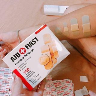 Hộp 100 Miếng Băng Cá Nhân Aid First Bandage