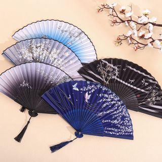 Quạt cầm tay cổ trang trung