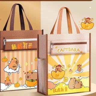 Túi Học Thêm CapyBara - Có Ngăn Bình Nước  Kích thước: 34cm*29cm*11cm  Màu sắc: nâu