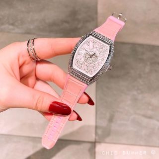 SALE BỎ MẪU ĐỒNG HỒ NỮ THỜI TRANG PRANCK MULER MẶT HỘT