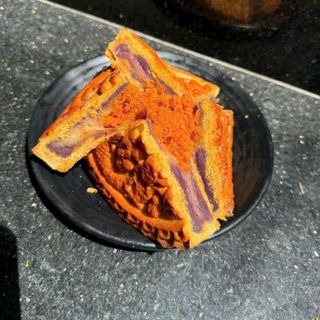 BÁNH TRUNG THU MOCHI KHOAI MÔN CHÀ BÔNG TRỨNG MUỐI SIÊU NGON 600G - WINNIE HOUSE