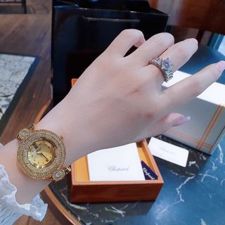 SALE BỎ MẪU ĐỒNG HỒ NỮ THỜI TRANG CHOBARD MẶT BA VIỀN HỘT