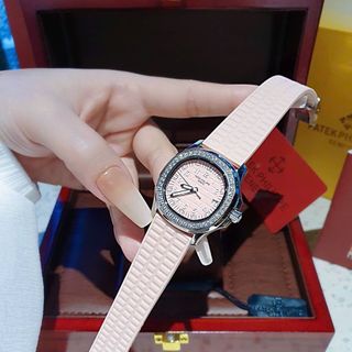 ĐỒNG HỒ NỮ CAO CẤP PHATEK NAUTILUS VUÔNG DÂY CAO SU VIỀN HỘT