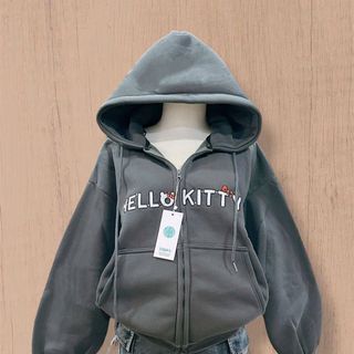 Áo khoác nữ thêu Hellokity nón to, có túi trong, tay phồng freesize