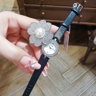 ĐỒNG HỒ NỮ CHÍNH HÃNG SCOTTIE DÂY DA MẶT HOA NẮP