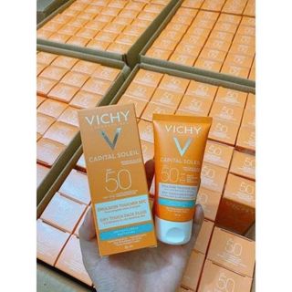 Kem Chống Nắng Vichy Capital Soleil SPF50+ Cấp Ẩm Nuôi Dưỡng Da Hiệu Quả
