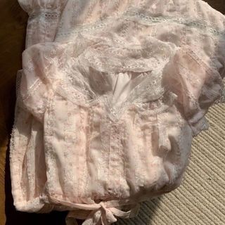 Váy công chúa ren hồng pastel