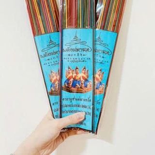 NHANG THƠM THẦN TÀI NGŨ SẮC 79 NÉN CUỘN TÀN ÍT KHÓI