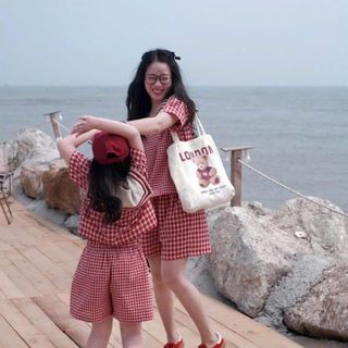 Set bộ mẹ và bé - áo caro phối viền kèm quần short đùi năng động