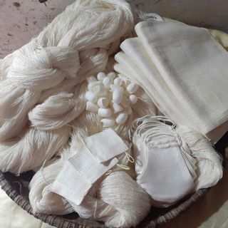 Khẩu trang tơ tằm tự nhiên