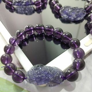 Chuỗi đeo tay phong thủy màu tím