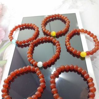 Chuỗi đeo tay phong thủy màu đỏ